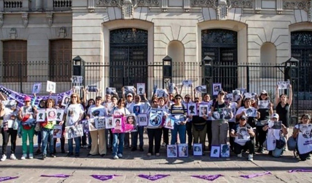 En vez de promover la denuncia promueven el silencio